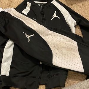 Jordan track suit size 5-6